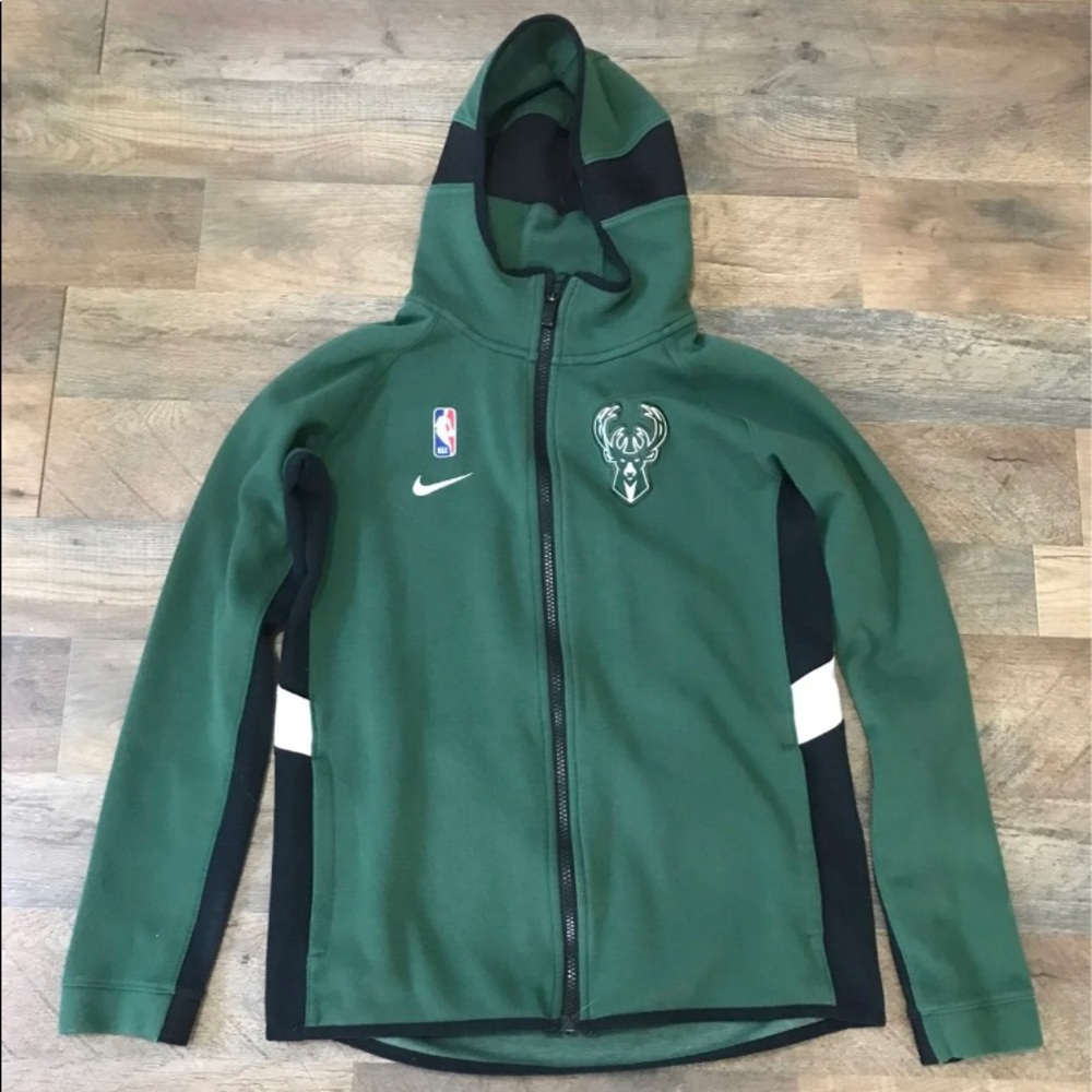 COPY - Milwaukee Bucks Nike Champions Warm Up sweater